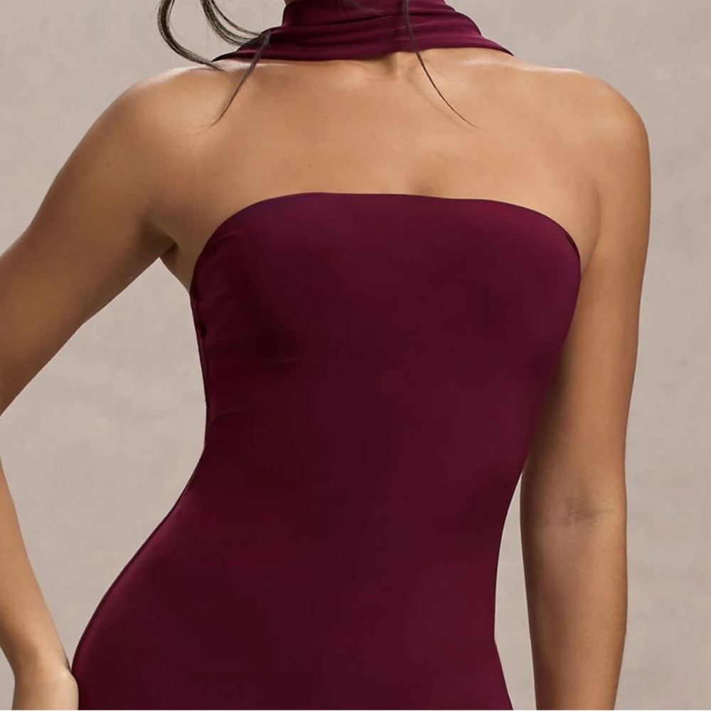 Elegant Burgundy Strapless Dress